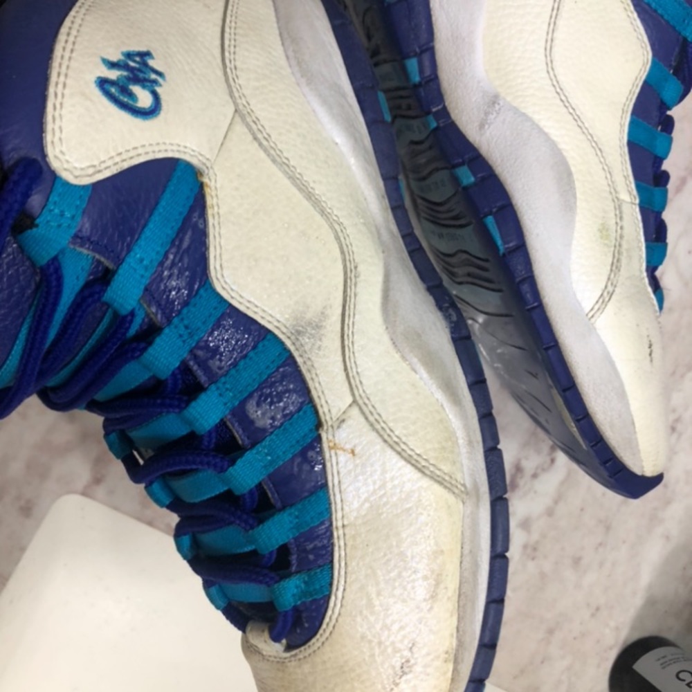 Jordan Retro 10 “ Charlotte “ size 9.5 - Picture 3 of 4